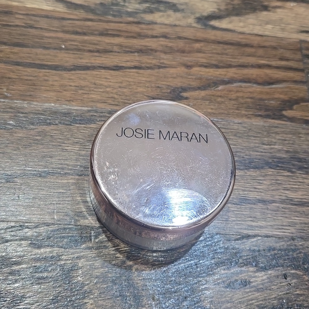 Josie Maran fresh finish hydrating liquid powder.25 Oz